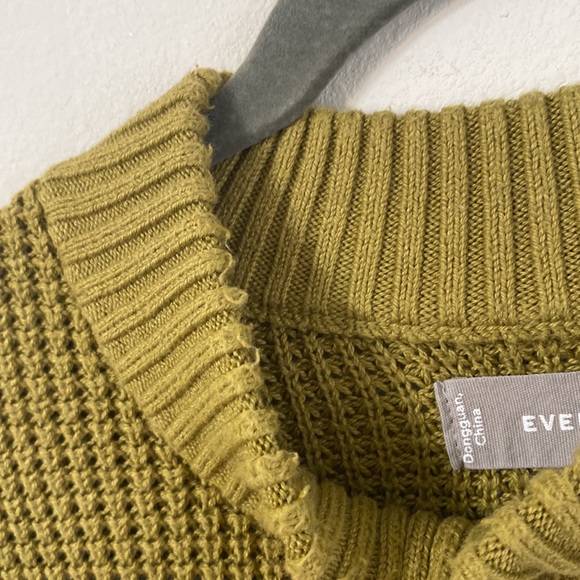 Everlane Waffle Knot Textured Olive Green Crew Neck Organic Cotton Sweater - Picture 5 of 6